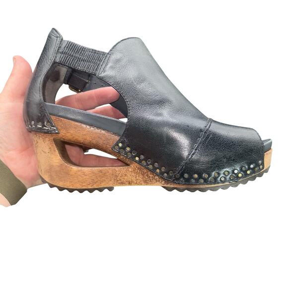 Dansko Marlow Black Leather Peep Toe Wedge Sandals Size 38 (US 7.5–8) - Picture 9 of 12